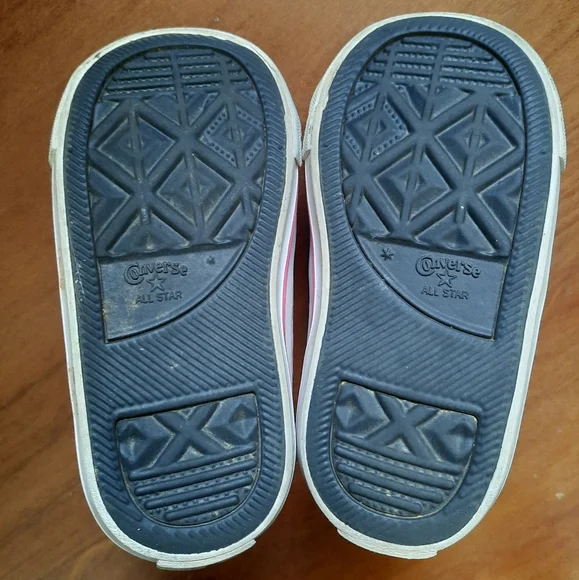 Converse toddler kids bright pink sparkly sneakers, size US5 GUC - Picture 5 of 5